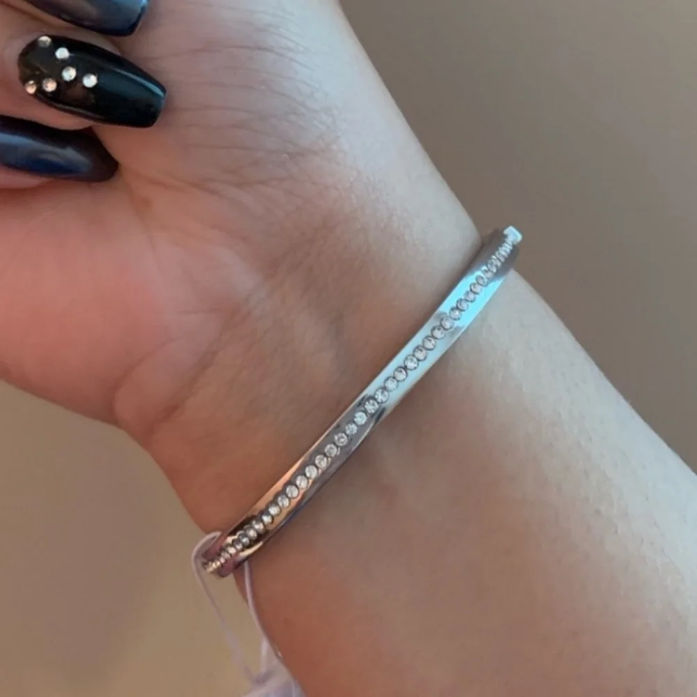 ❤️NEW w/TAG❤️ KATE SPADE SILVER PAVED SWAROVSKI CRYSTAL BANGLE BRACELET - Picture 14 of 14